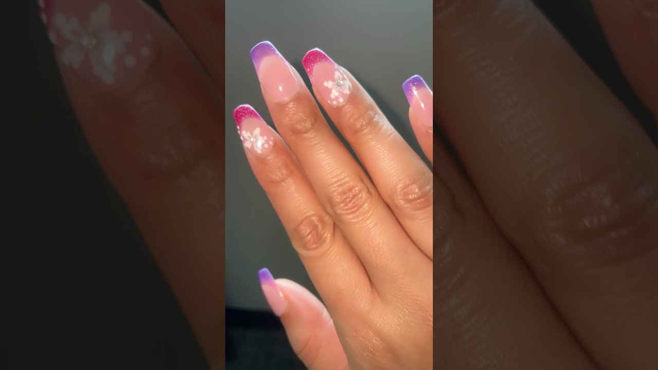 Perfect summer nail 🌸💕💜 color changing french tips 