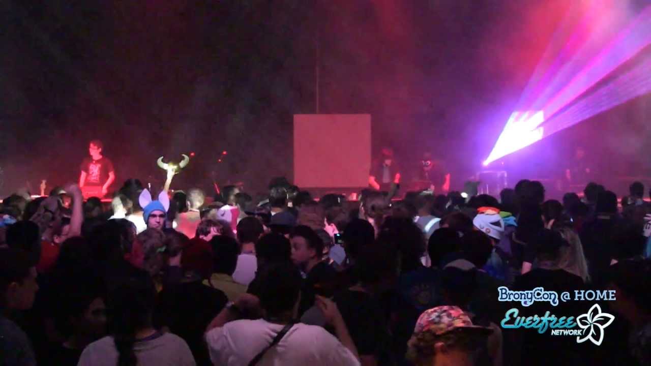 BronyCon 2013 - Bronypalooza Friday (Pt.3)