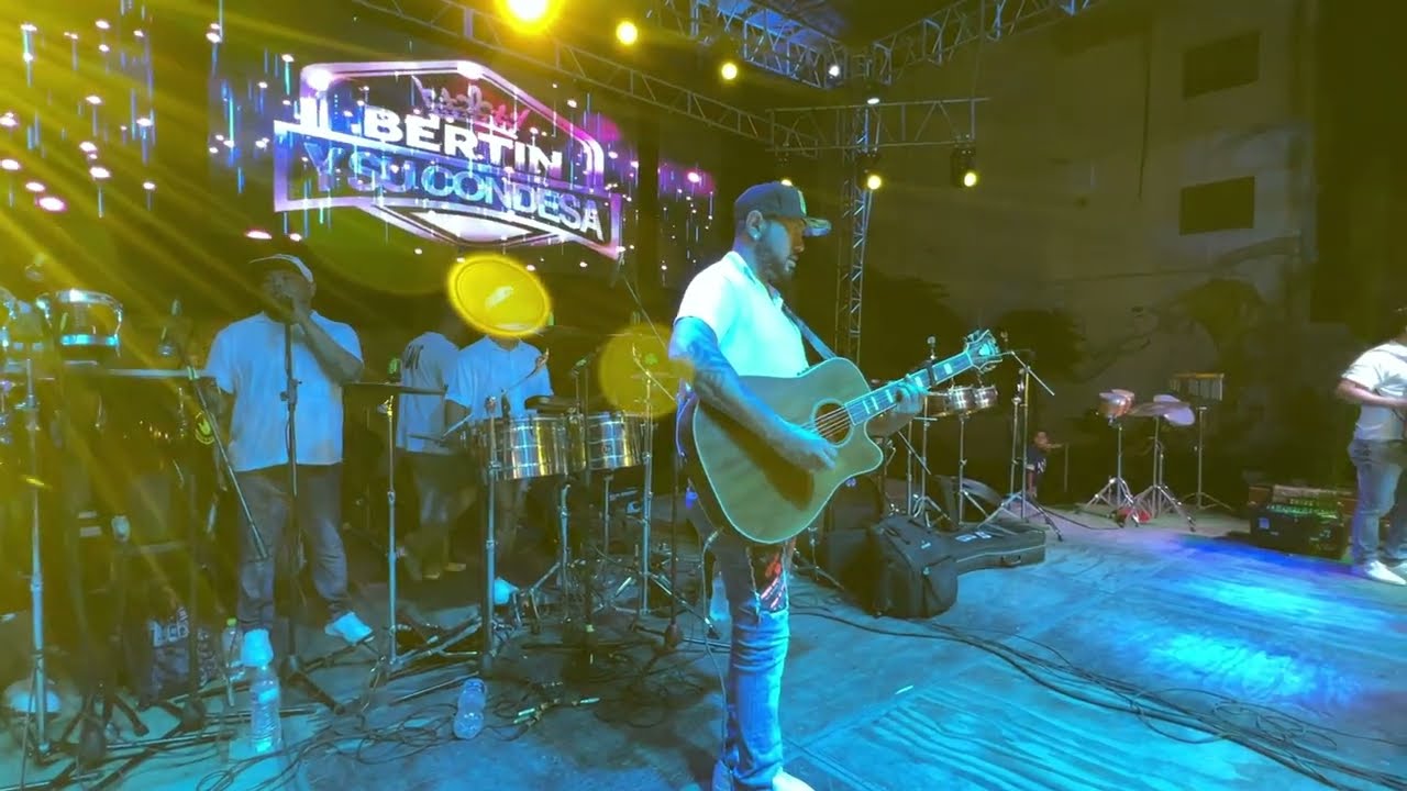 Loco por besarte, Manos libres, Tres palabritas · Bertín y Su Condesa
