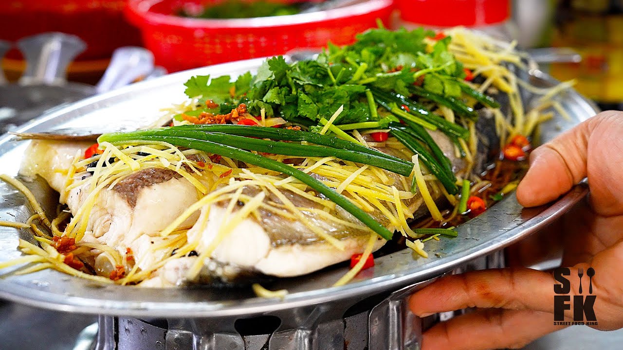 How This STEAMED FISH Brings Crowds Every Single Day in Kuala Lumpur