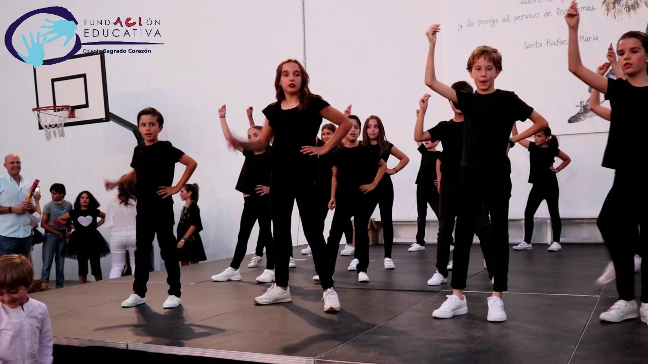 Colegio Sagrado Corazón-las Esclavas. Córdoba. Fiesta final de curso 1819  4º B Primaria