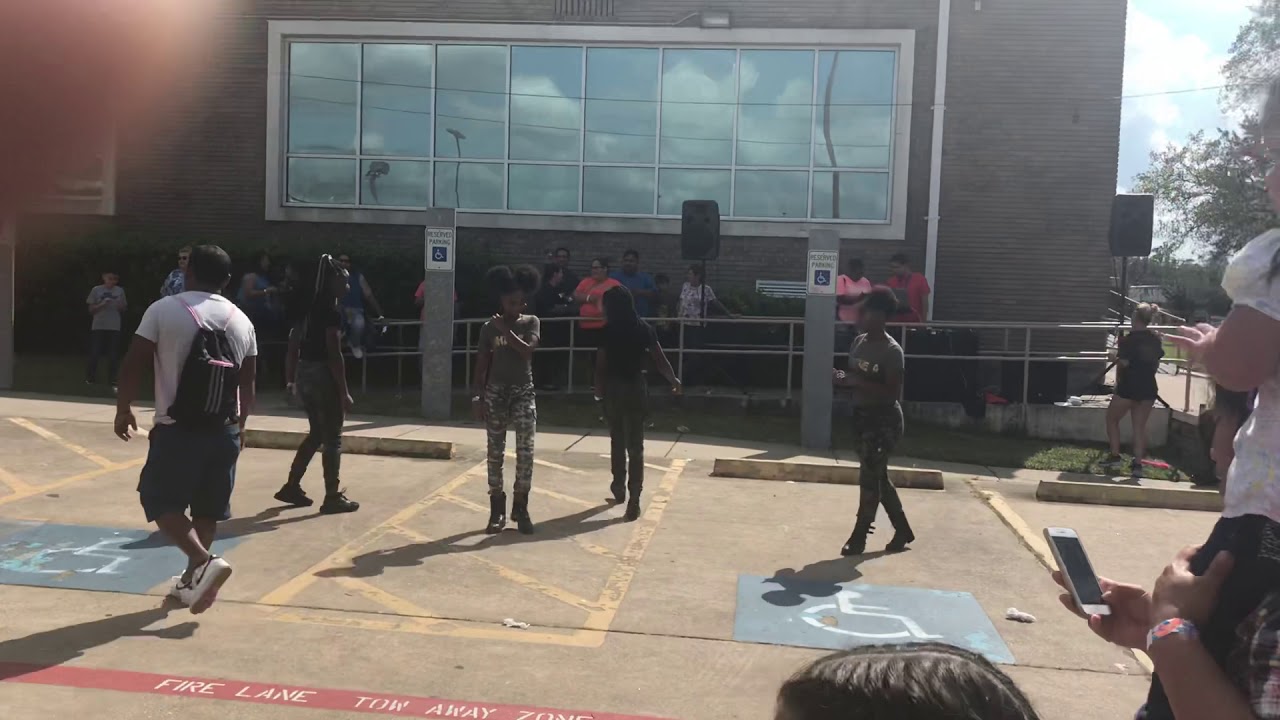 Unique4 performance at Burbank Middle Homecoming Block Party