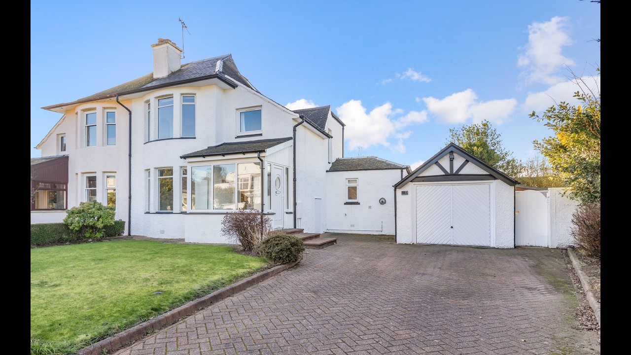 🌟 Spacious Family Living with Iconic Views