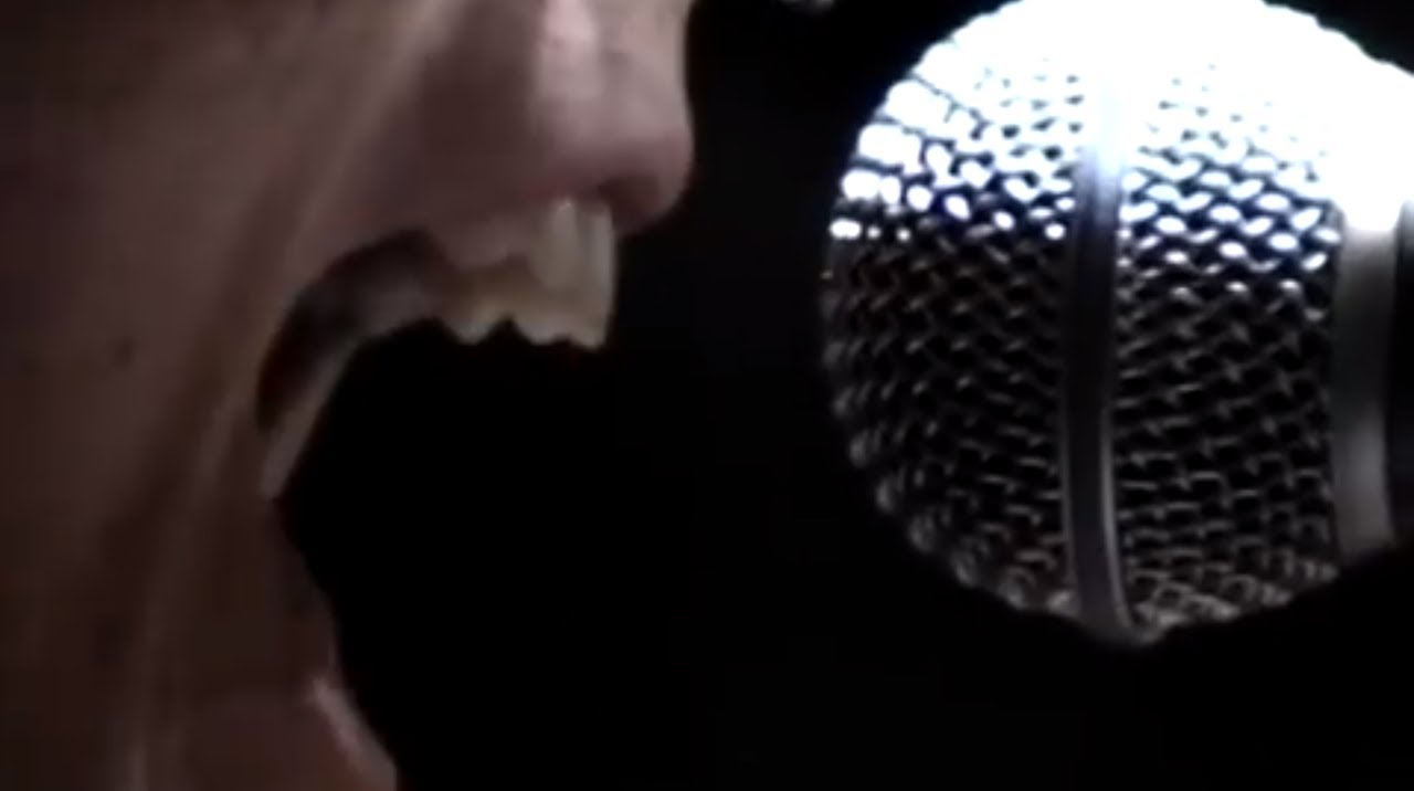 Trivium - Dying In Your Arms [OFFICIAL VIDEO]