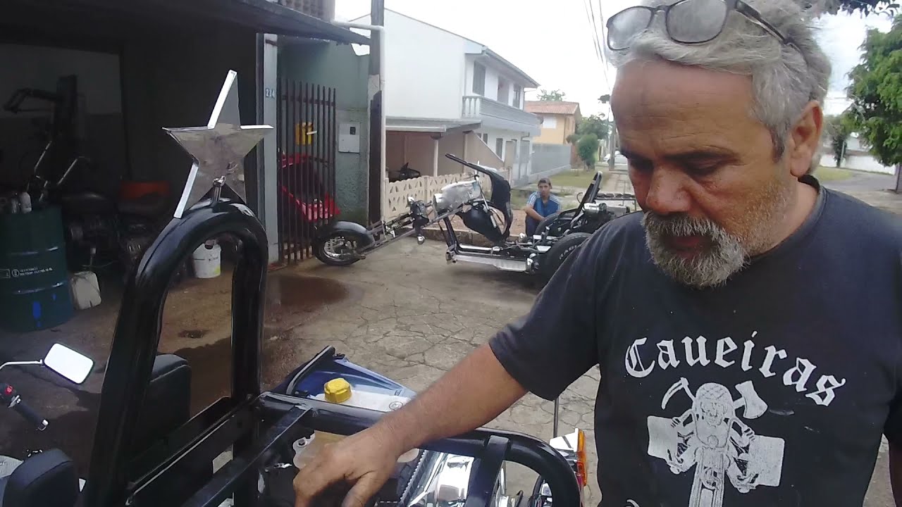 ENSINEI AS MEDIDAS DOS JUMELOS, TERMINEI MAIS 02 MÁQUINAS LINDAS 01 MEGA CHOPPER E 01 AZUL