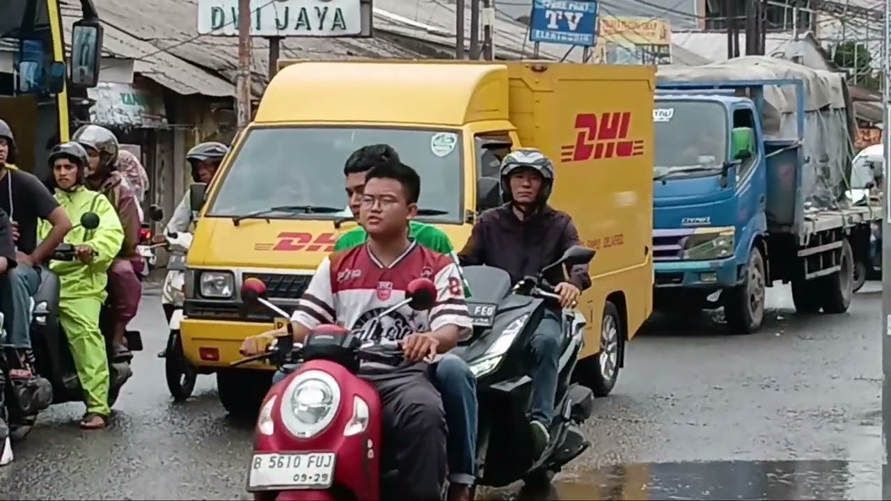 #Kondisi lalu lintas kendaran dijalan industri cikarang indonesia 