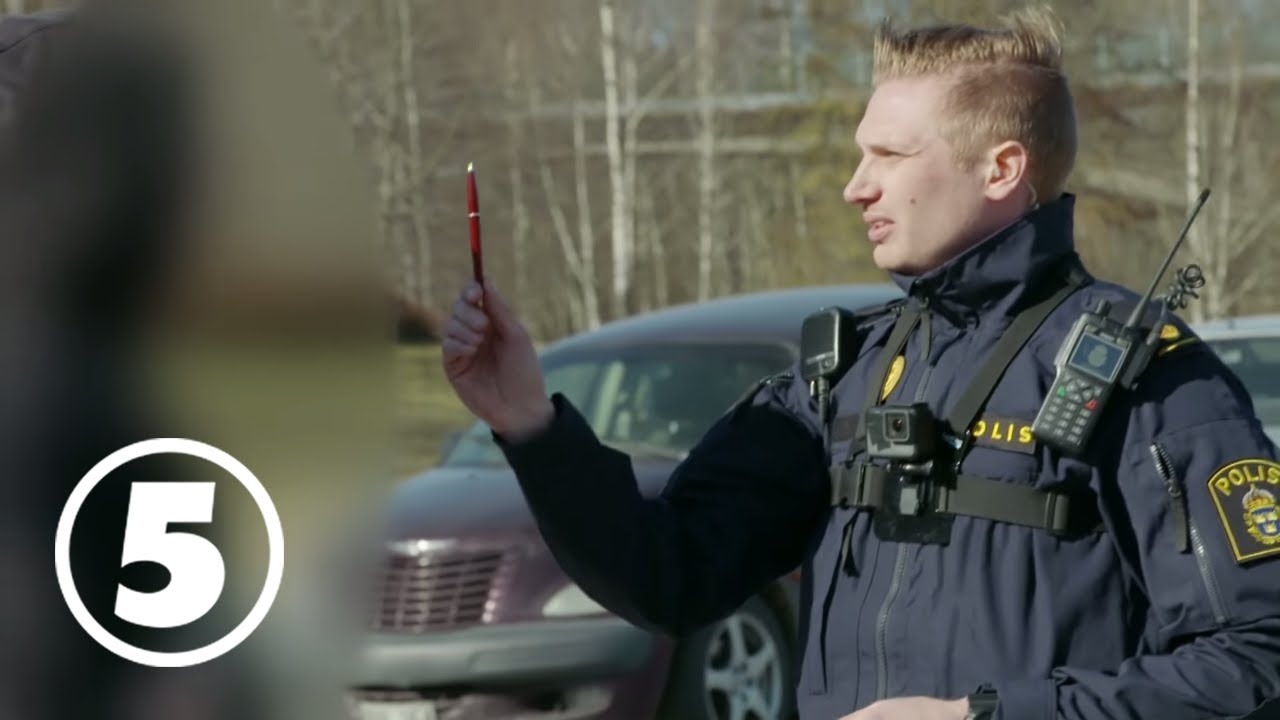 Trafikpoliserna | Motorcyklist tidigare dömd för narkotikabrott blir stoppad | discovery+ Sverige