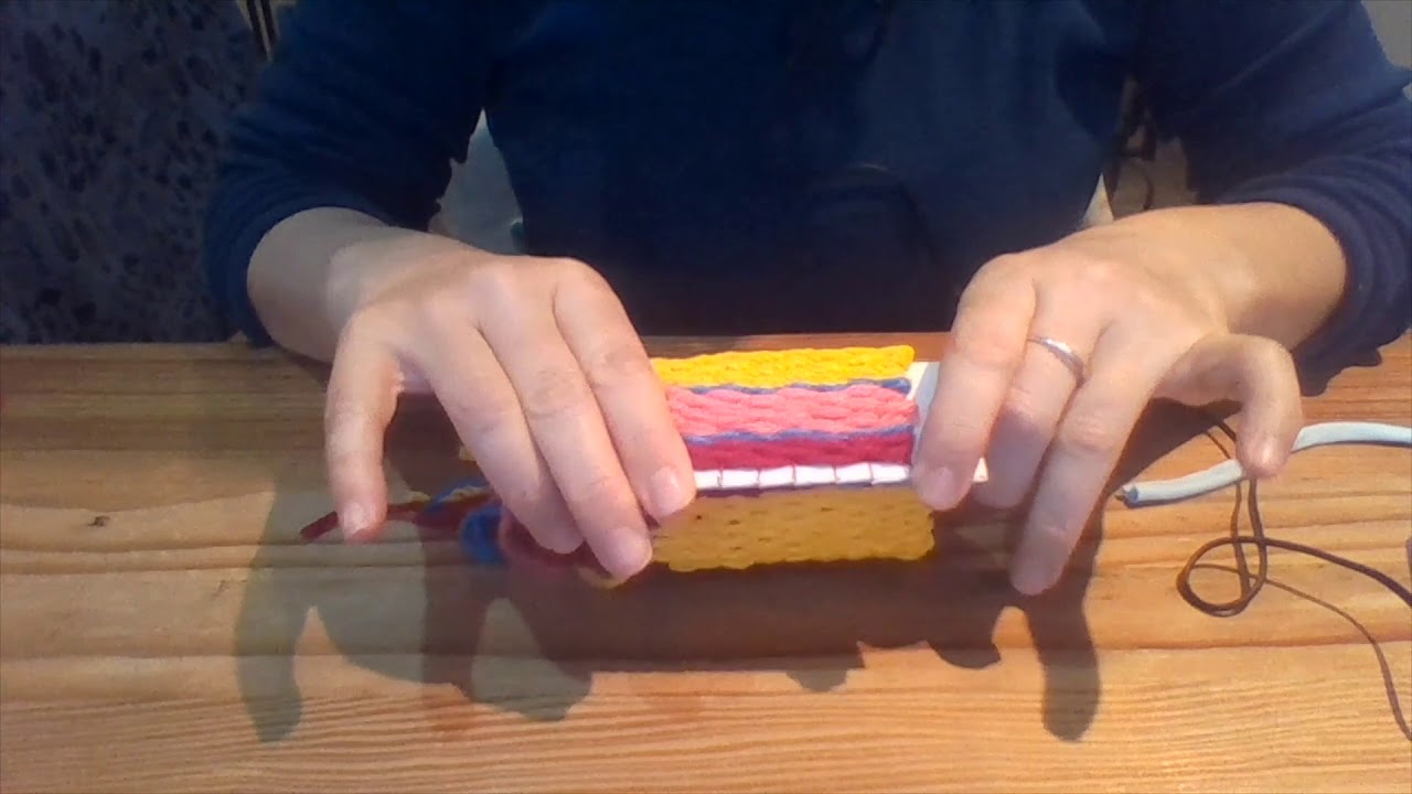 Telar de cartón de doble abertura//Tutorial fácil y práctico para tejer con lo que tenemos en casa!!