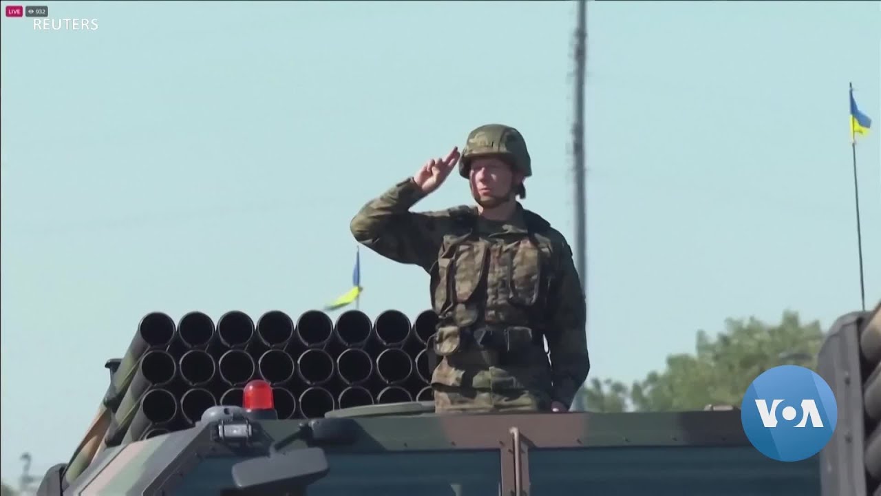 Desfile militar mostra a mudança de atitude na  defesa da Polónia