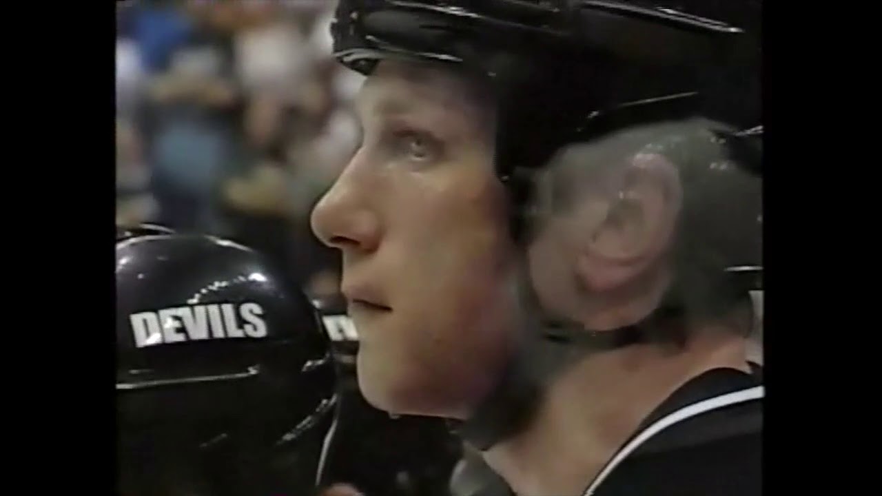 2001 NJ-TOR: Domi Hammers Niedermayer in Playoffs
