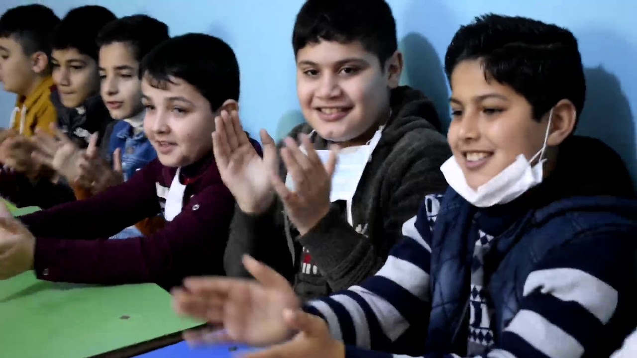 احتفالية طلاب مدرسة الجواد الأهلية بمناسبة عيد الطالب موش طلاب كارثة