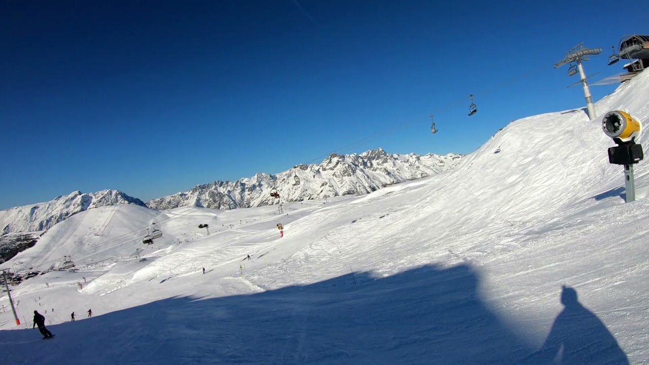 Alpe D'Huez - gorgeous blue - Bergers from 2300m down to the village