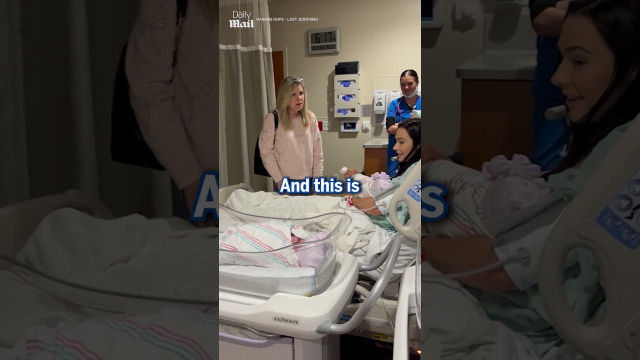 Surprise twin reveal at hospital