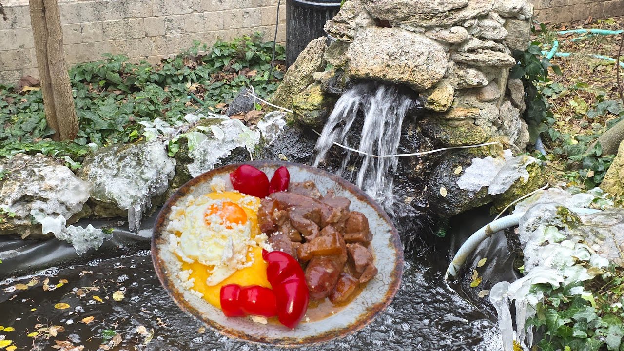 A inghețat Iazul cu pesti.Am gătit ceva ușor...: Tochitură Moldovenească. Se topește un gură!