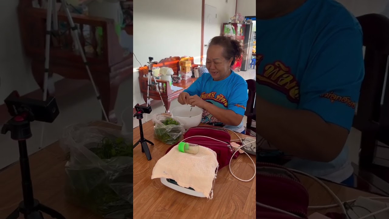 ชีวิตผู้เฒ่าอีสานบ้านข่อย กินข้าวเว้าความเก่าตามประสา #ชีวิตบ้านๆ #กินข้าว #กินไปคุยไป #คุณยาย 