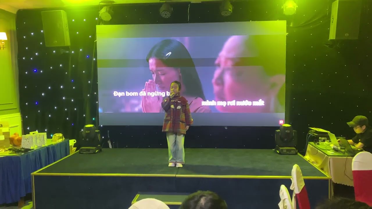 Nỗi đau giữa hoà bình - fan của Hoà Minzy :))