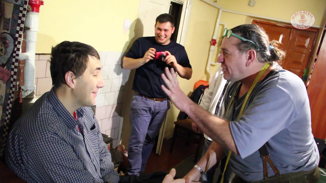 Bertl macht Schuhe für Leonid Stadnik