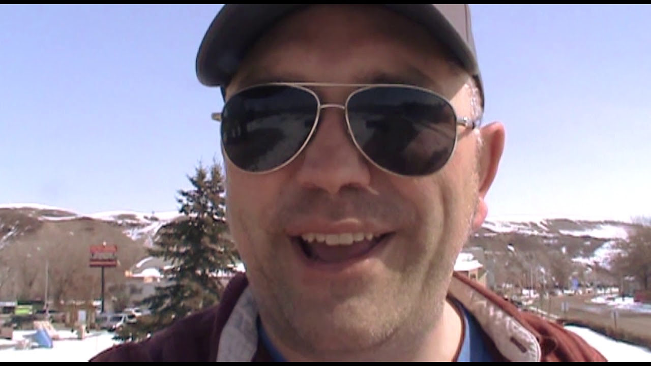 AlbertaTravel Hack: In the mouth of the World's Largest Dinosaur!