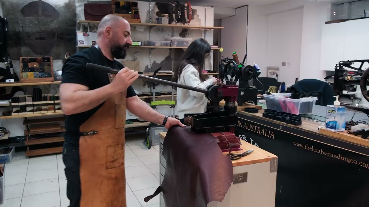 Making a Handmade Leather Wallet –The Juan | The Leather Trading Co.