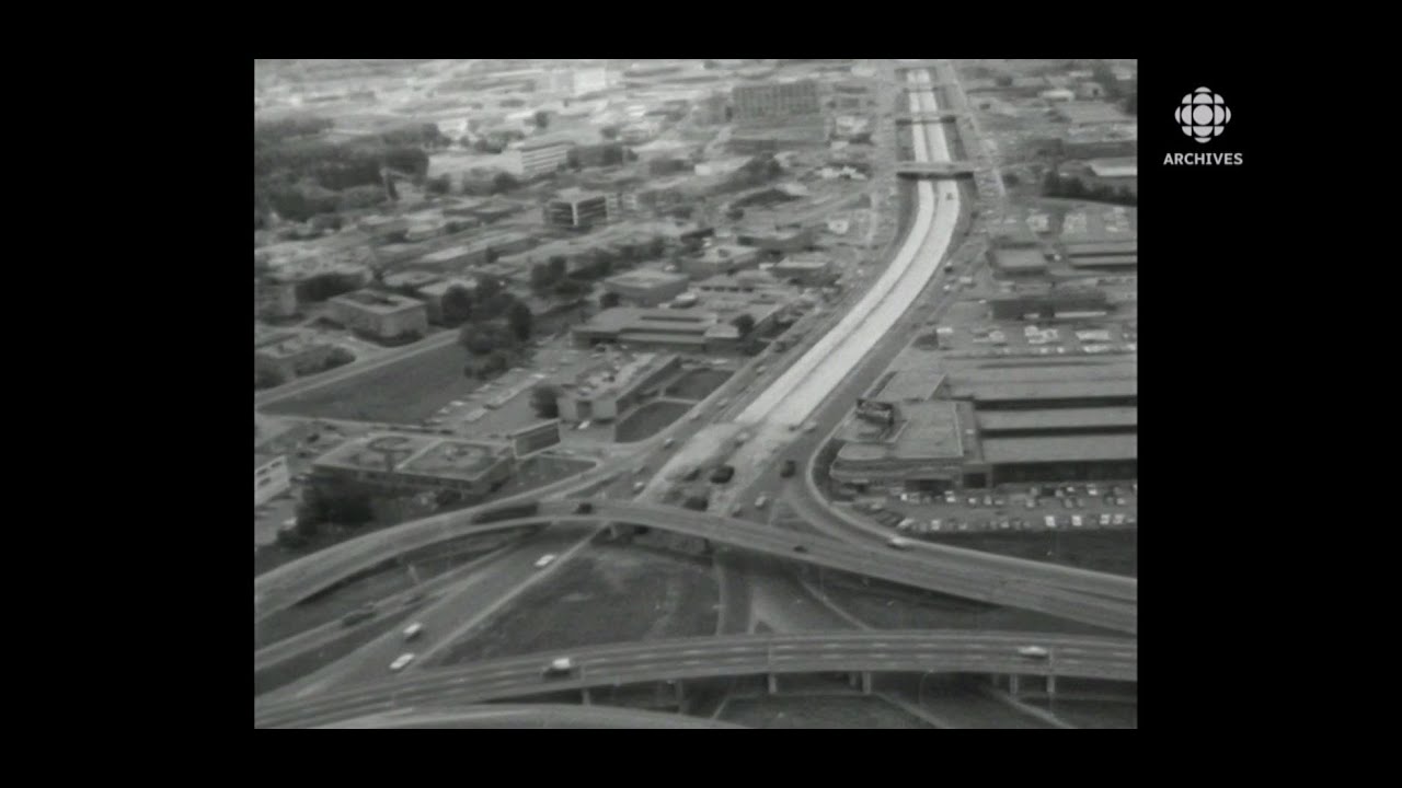 En avril 1967, travaux sur l'autoroute Décarie et début de la circulation