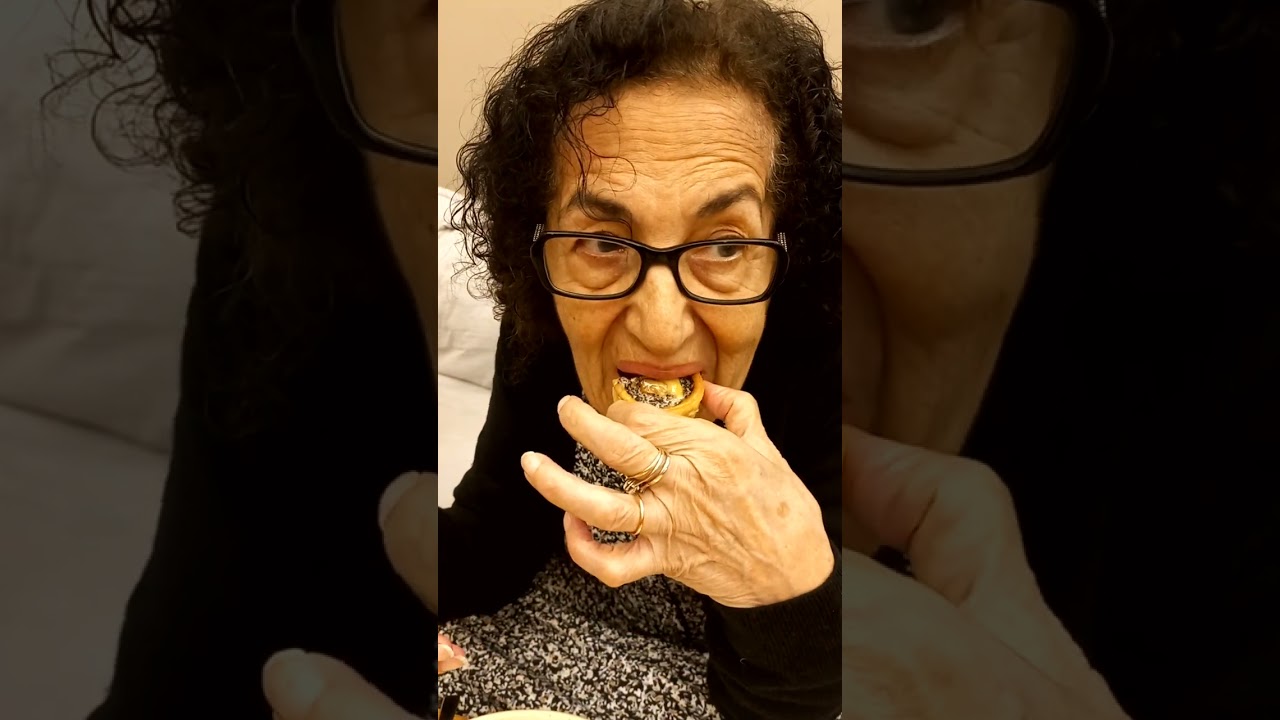 סבתא אסתר עושה עליה - חלק א'