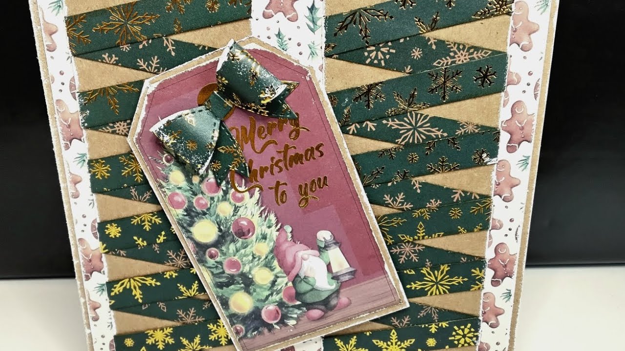 Eenvoudige kerstkaart met vouwlintjes