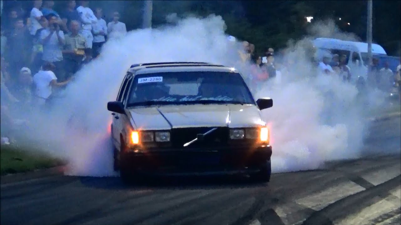 Tuned car Burnouts - Vantaa Cruising - August 2020