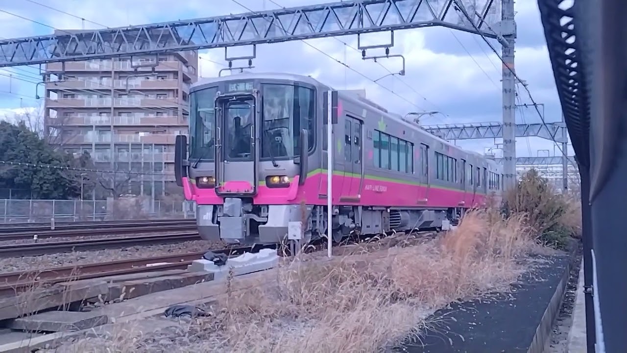📱📹 #521系金沢車両待機中
