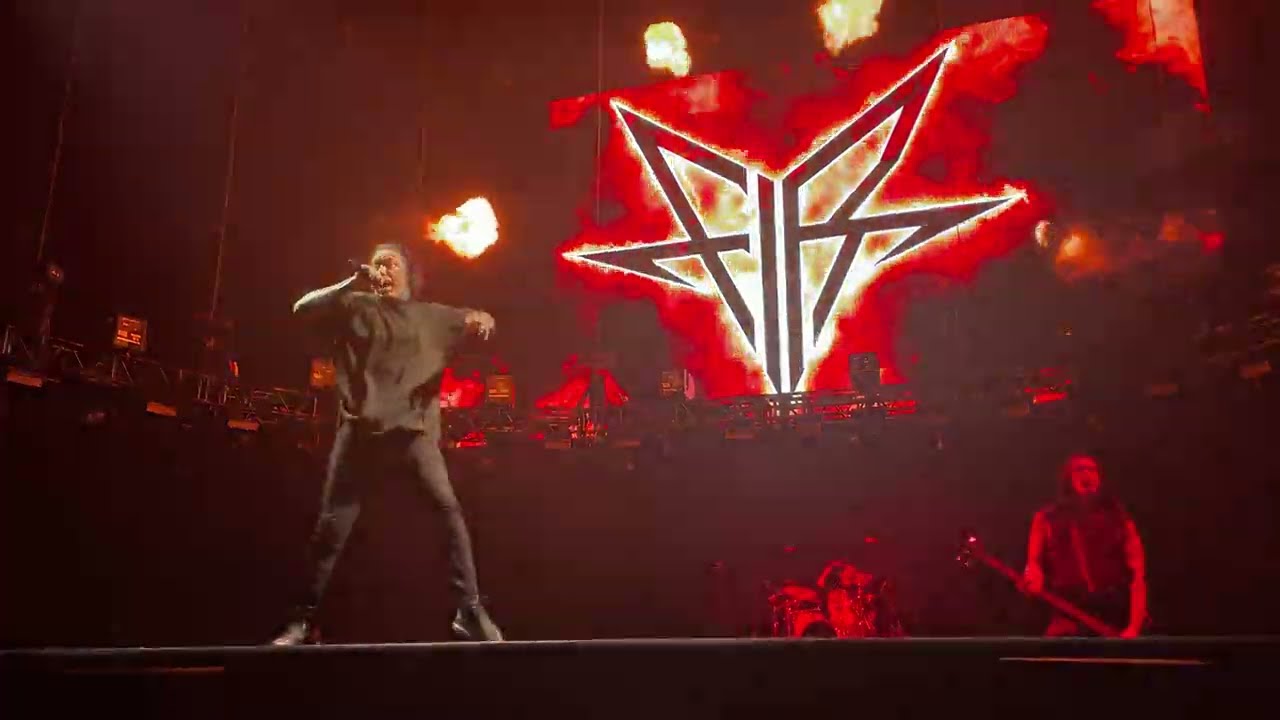 FALLING IN REVERSE - WATCH THE WORLD BURN X3 - (LIVE IN PARIS @ ACCOR ARENA) - DECEMBER 2024