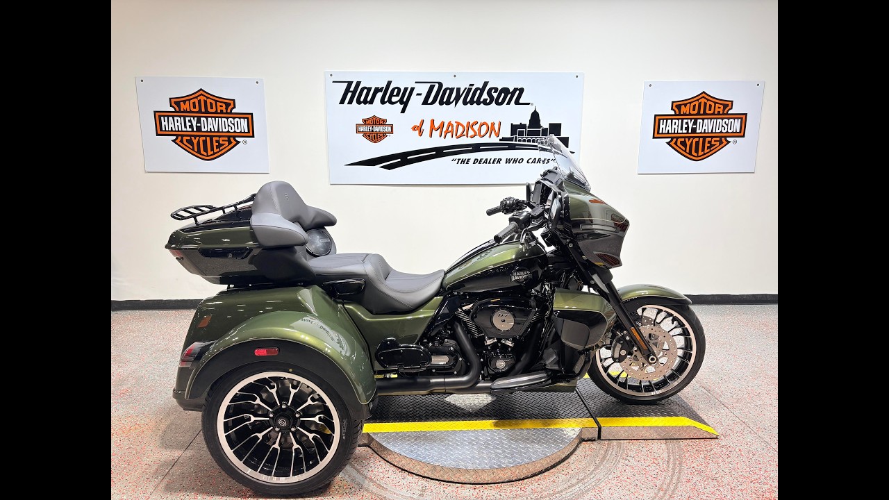 2026 FLHLT Harley-Davidson® Street Glide 3 Limited Olive Steel Metallic  Vivid Black Black Trim