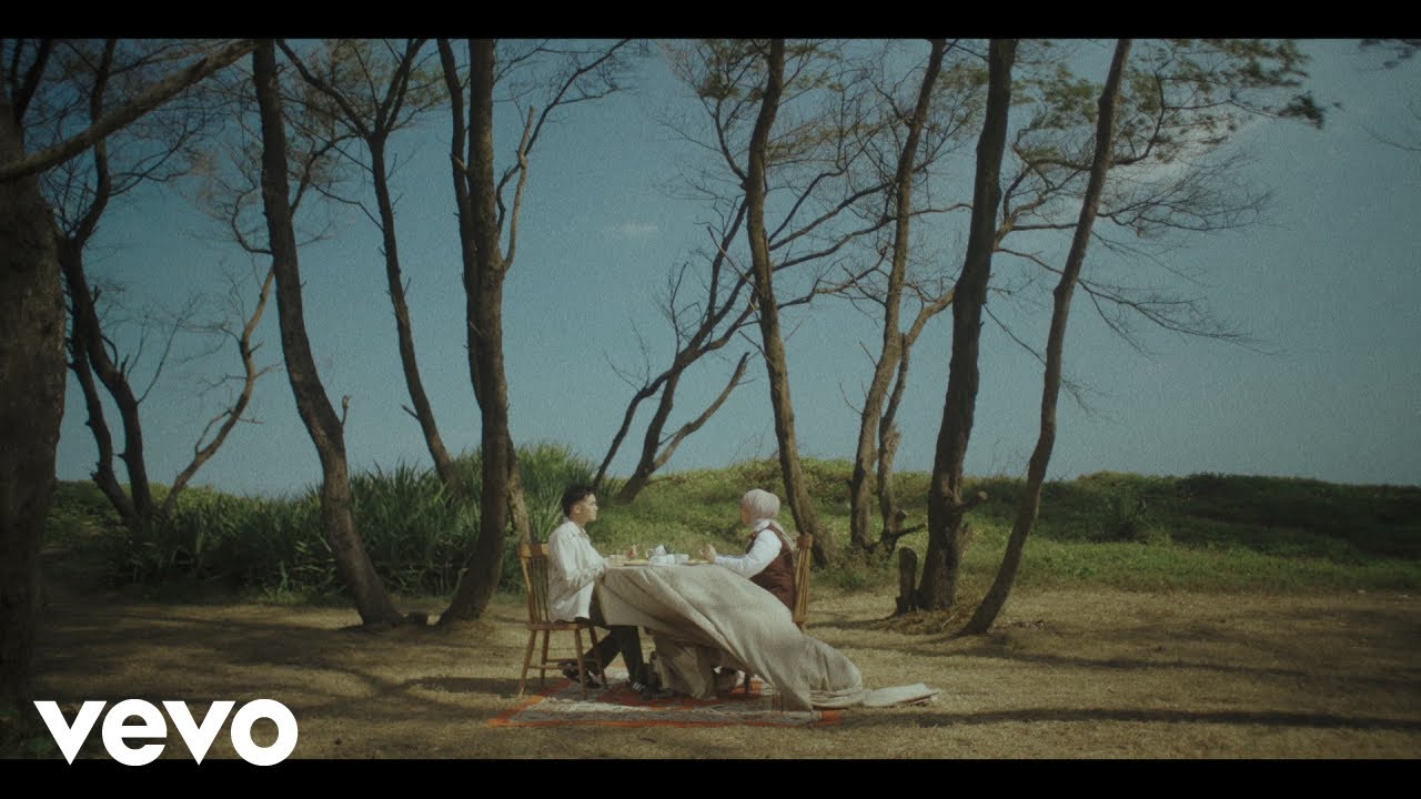 Insomniacks, Nabila Taqiyyah - Belum Mulai (Official Music Video)