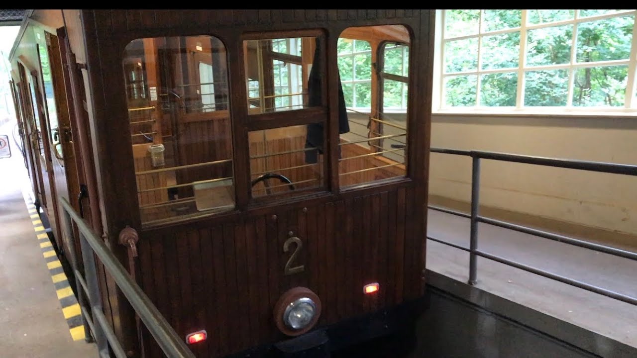 Mitfahrt der Standseilbahn aus 1929 in Stuttgart
