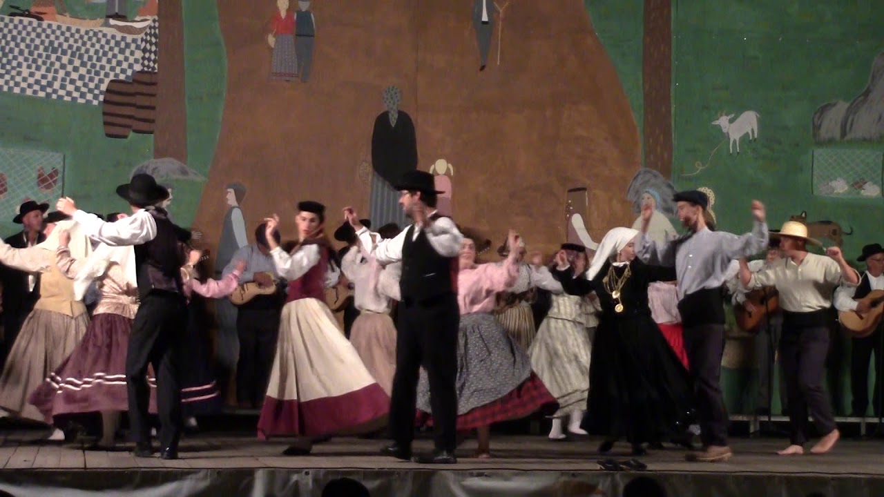 GRUPO FOLCLORICO ``A RUSGA DE ARCOZELO``--VILA NOVA DE GAIA