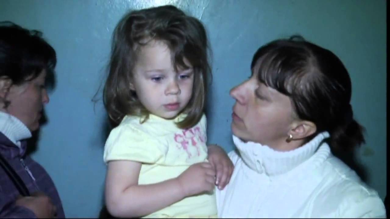 В Нетішині  багатодітну родину виганяють з гуртожитку