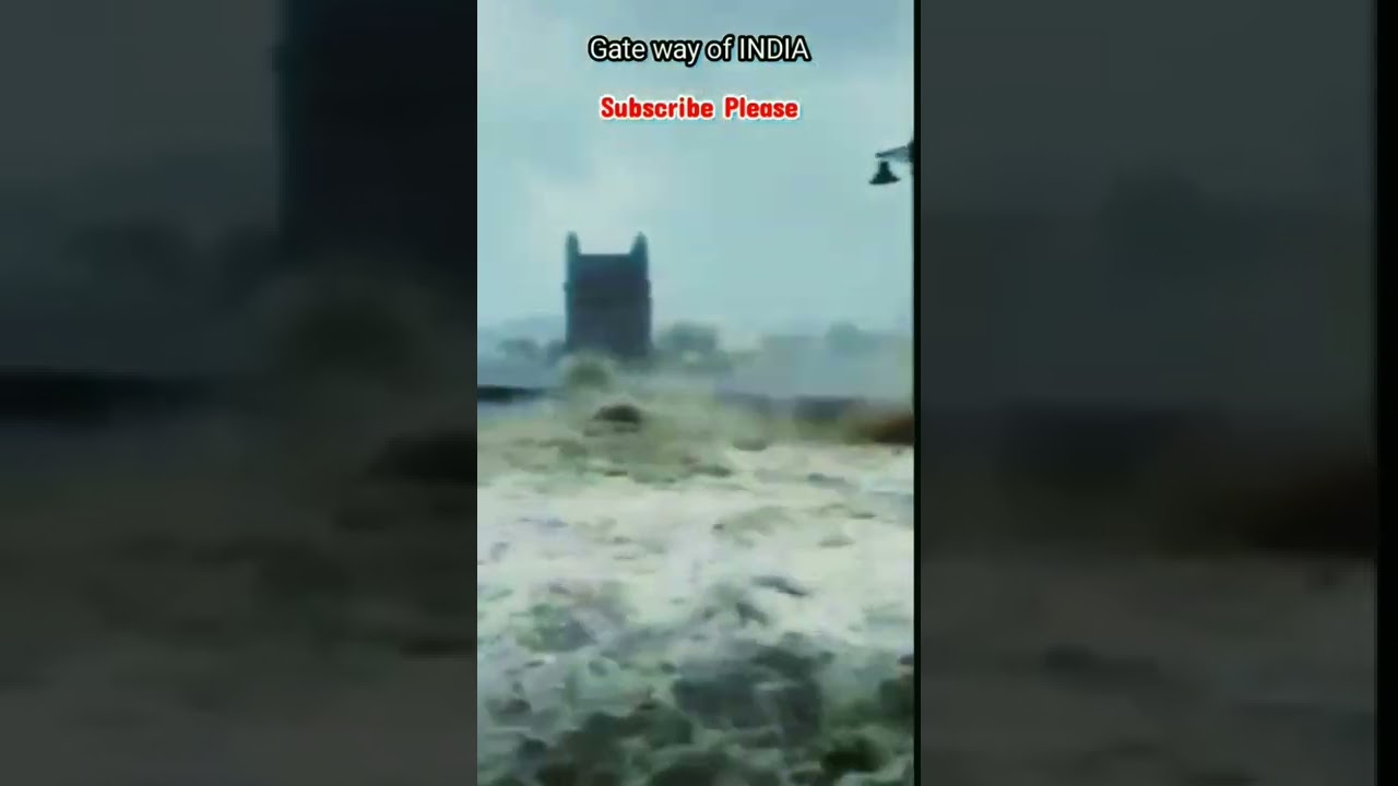 Heavy rain in mumbai, High tide Gate way of india #shorts #viral #rain #gatewayofindia #tajhotel