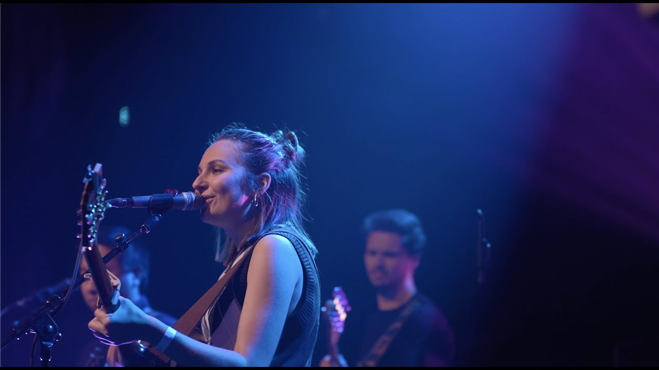 Marielle Kraft - I Kissed A Boy (Live)