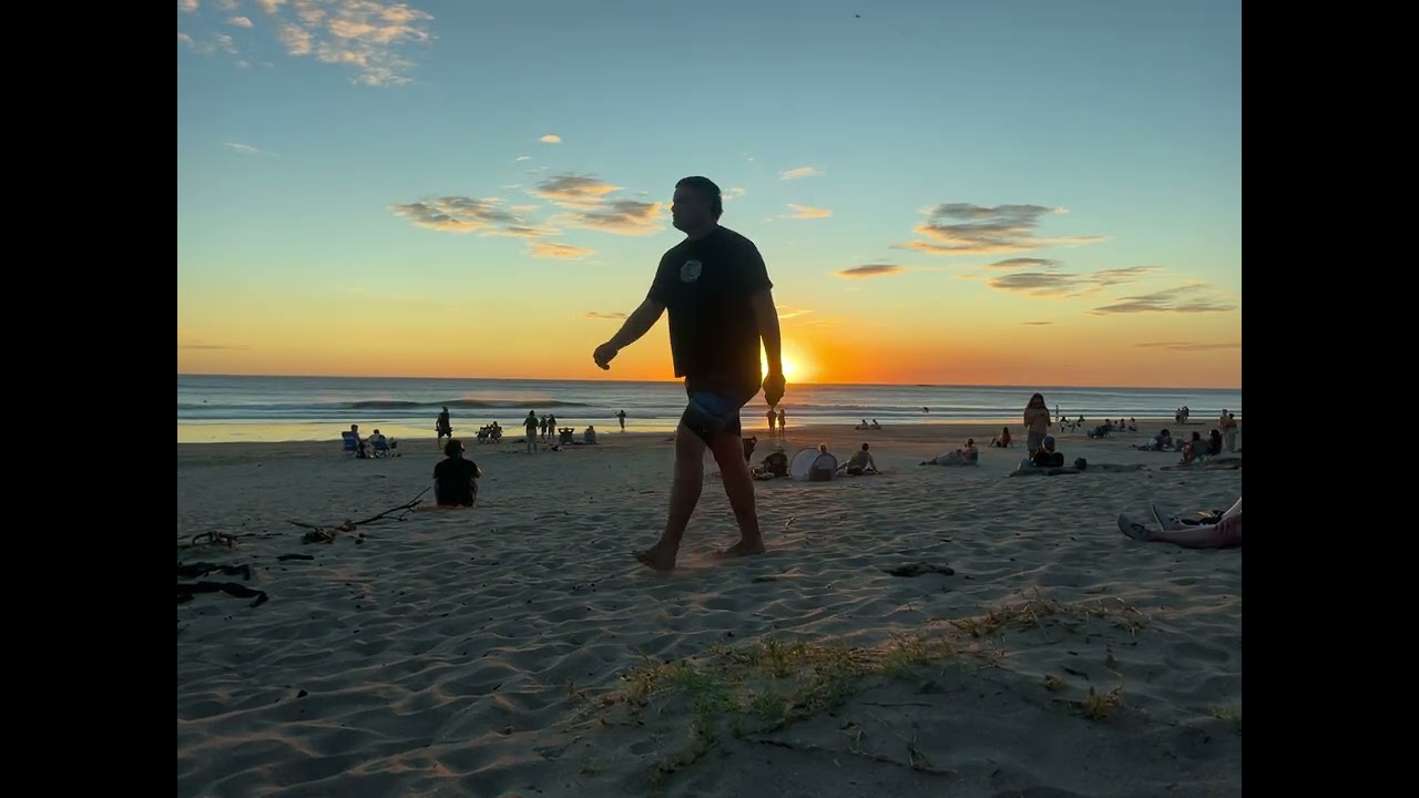 UN DÍA COMIGO EN EL PLAYA CON UN ATARDECER 