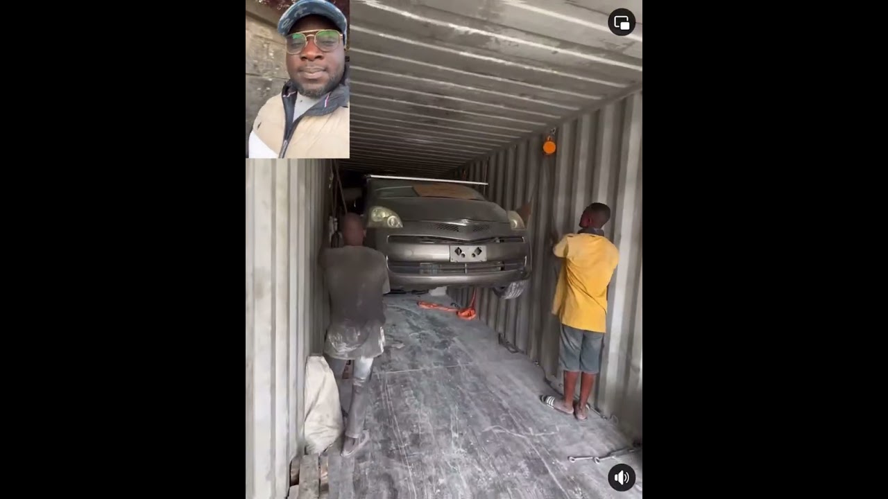 This is how export cars are unloading in Africa