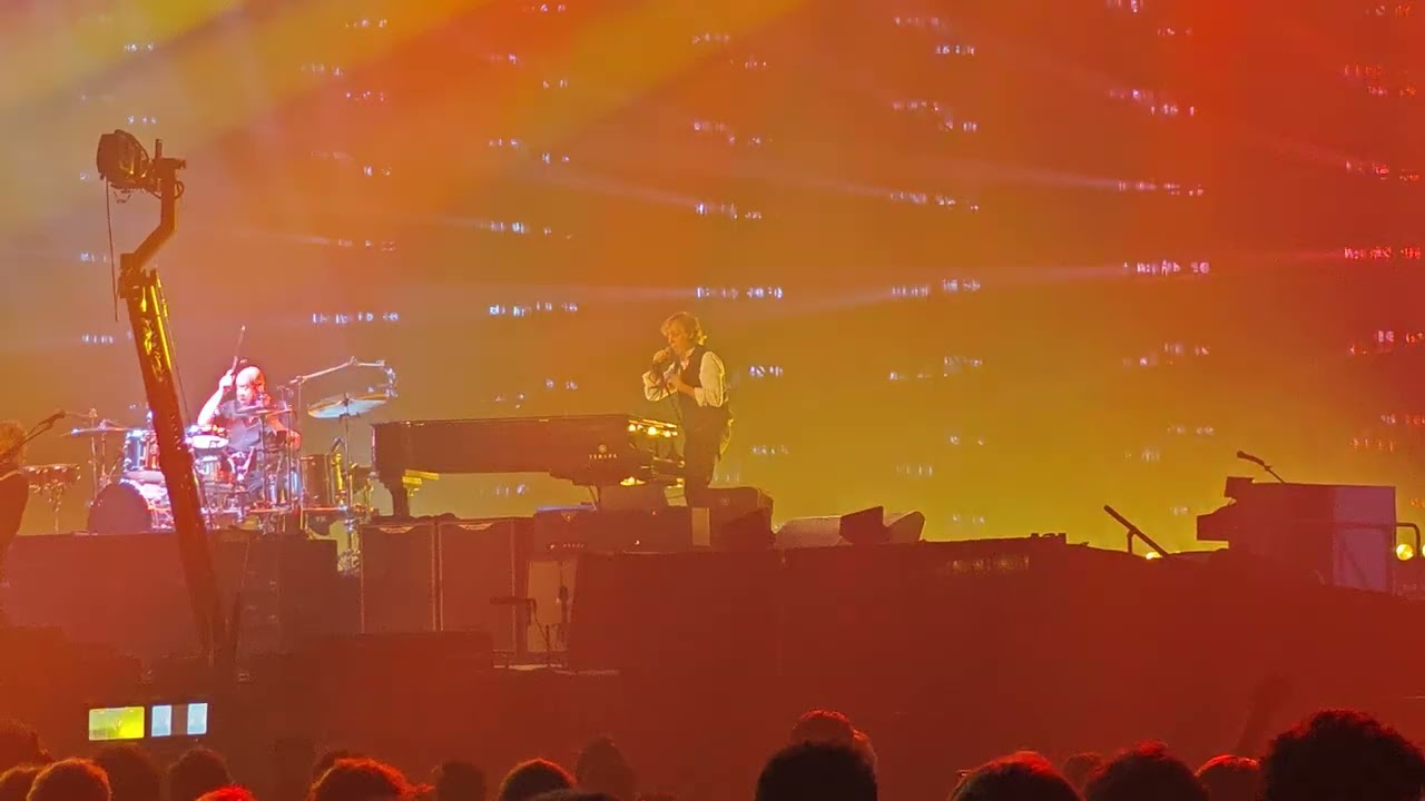 Paul McCartney - Golden Slumbers (Live in Paris, France 2024) 4K HD 60FPS