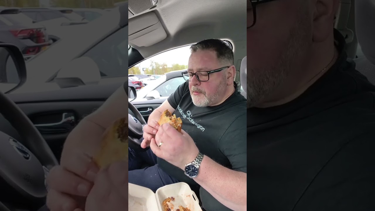 Chuck tries Ollie's Street Kitchen 