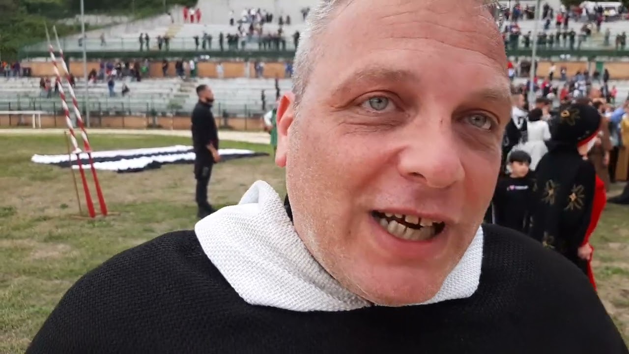 La gioia di Marco Lucci per la vittoria della giostra 2022 da parte del Terziere Mezule