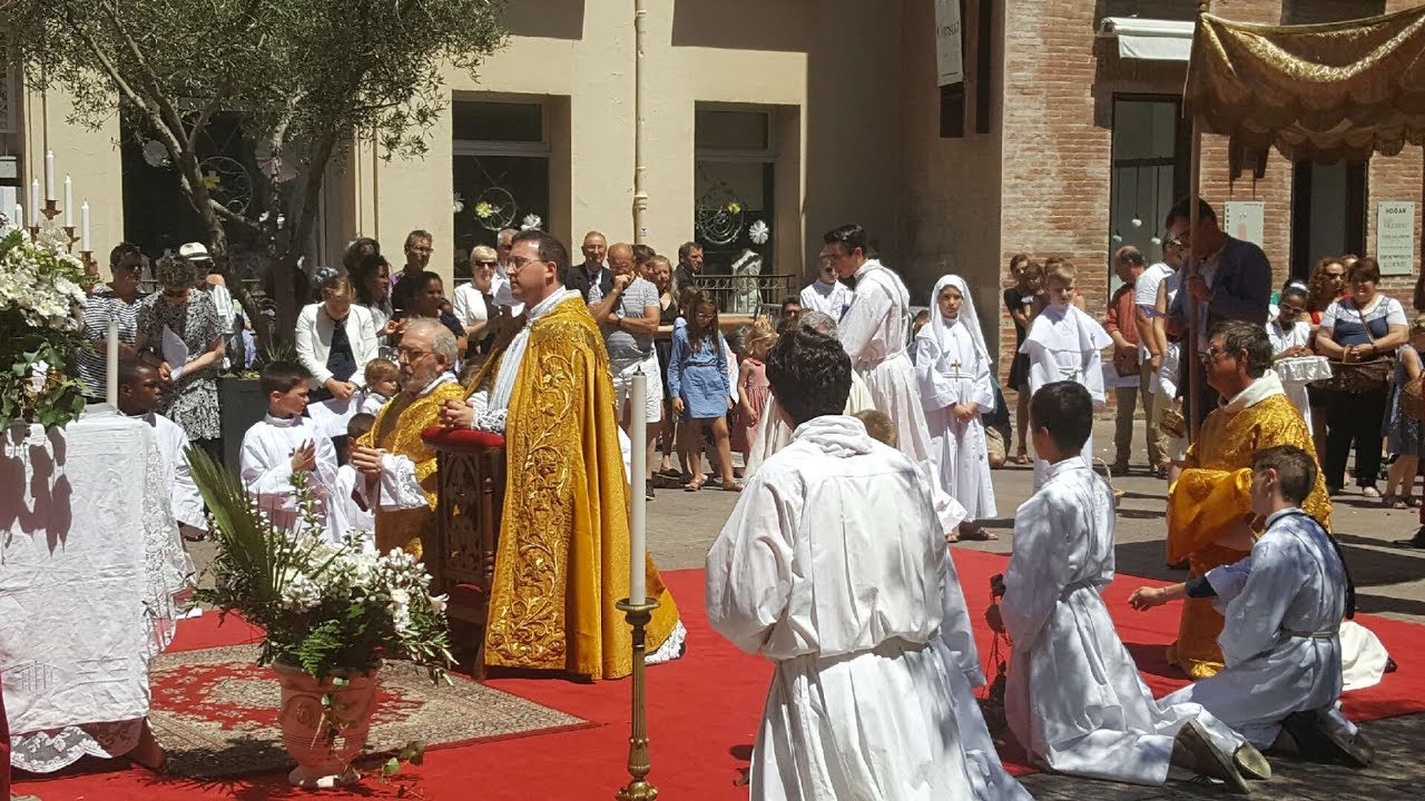 Fête Dieu 2017 Cathédrale de Perpignan Messe et procession