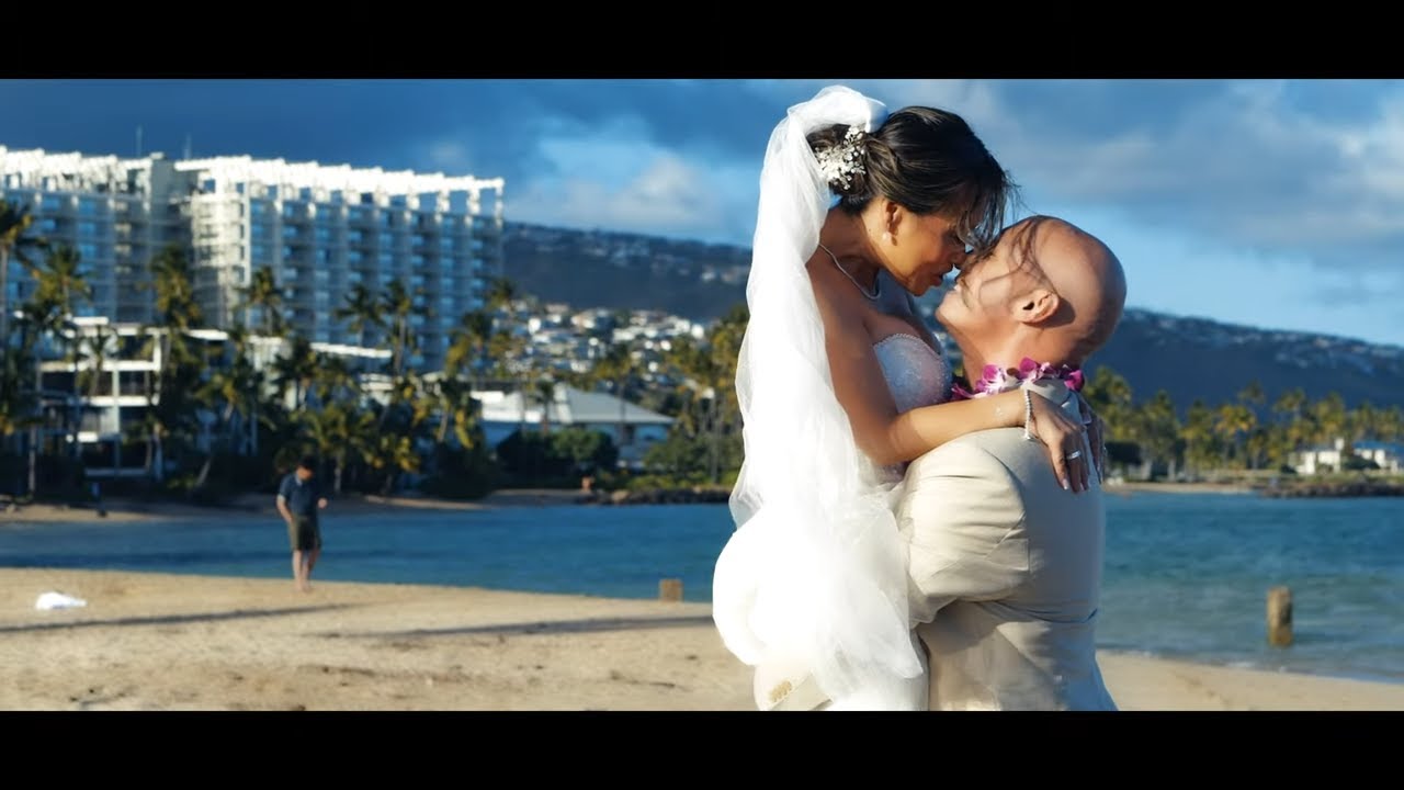 Waialae Beach | Lor + Johnny's Wedding Film