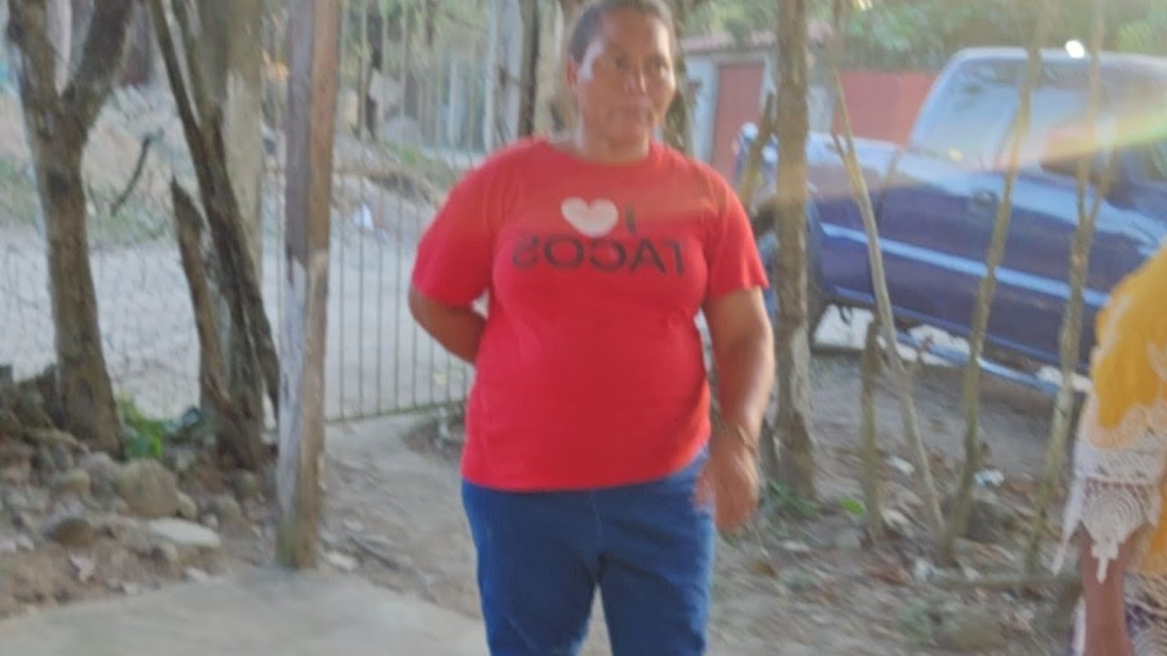 LINDA Y DOÑA MITA