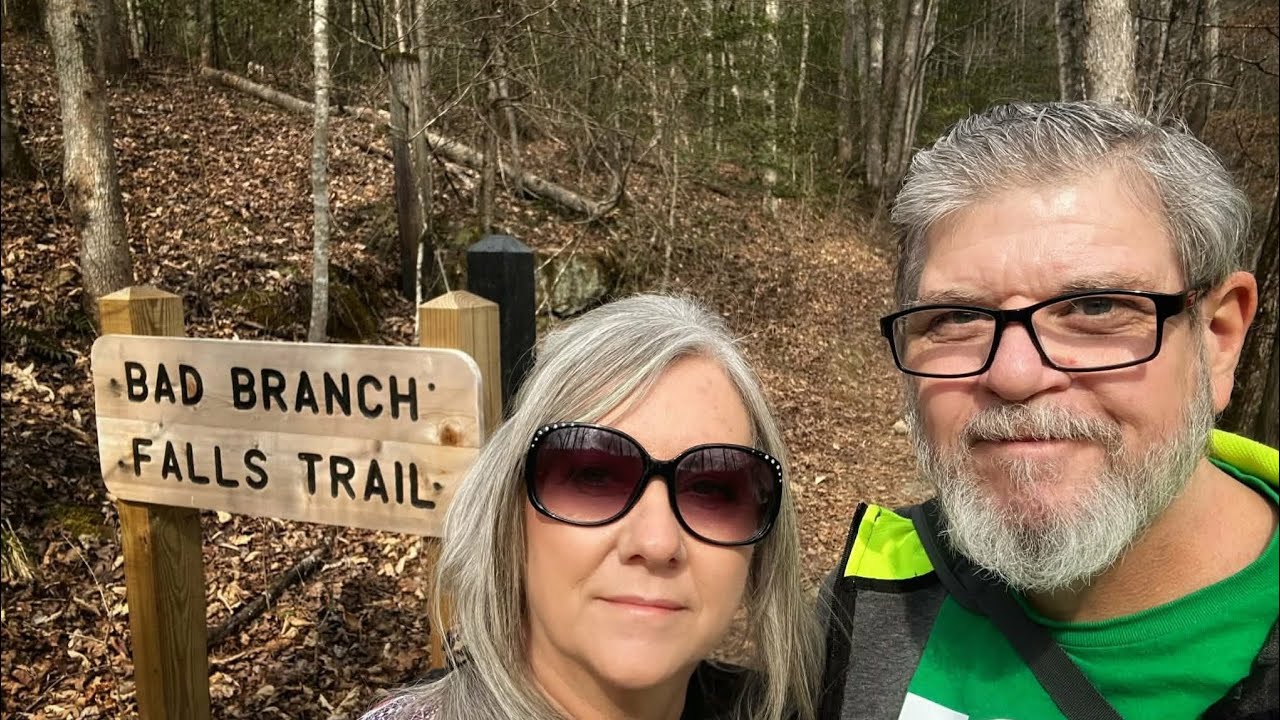 Stunning hike with a beautiful waterfall - Kentucky 