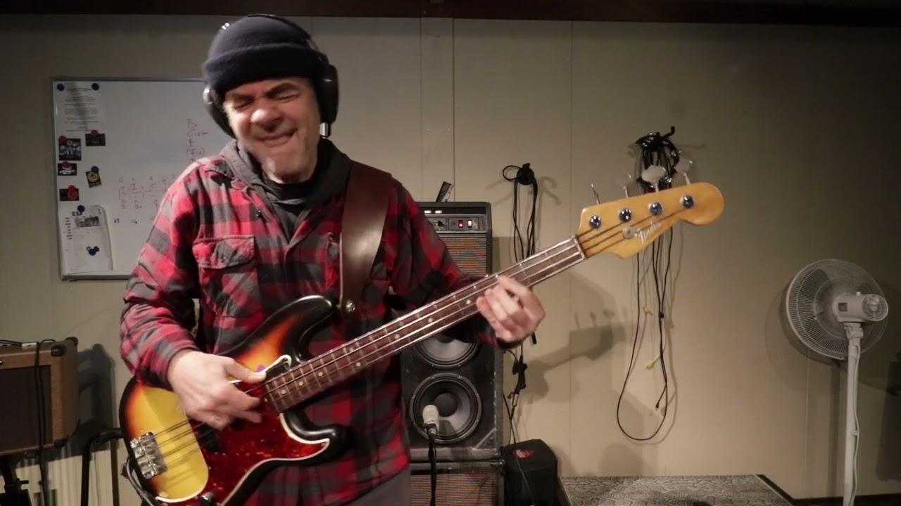 Work to do, basscover on vintage Fender Precision and Jazz bass