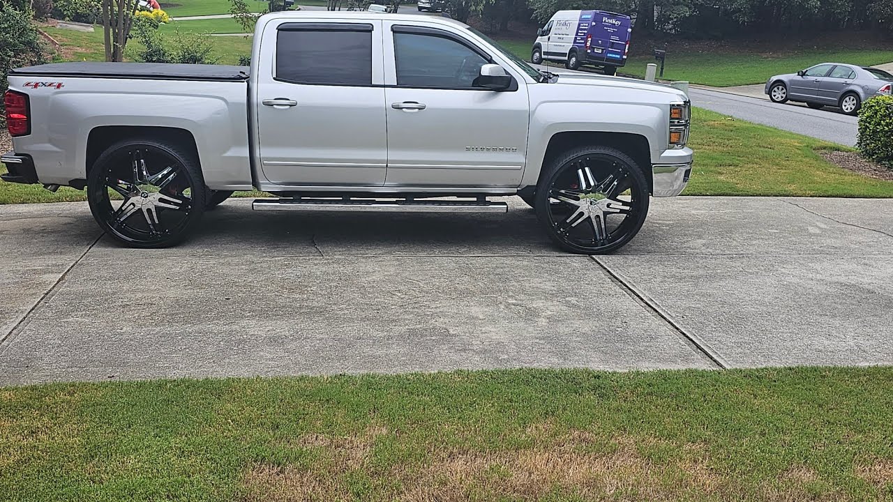 Putting 30 inch Diablo rims on my 2015 Chevy Silverado Lt.