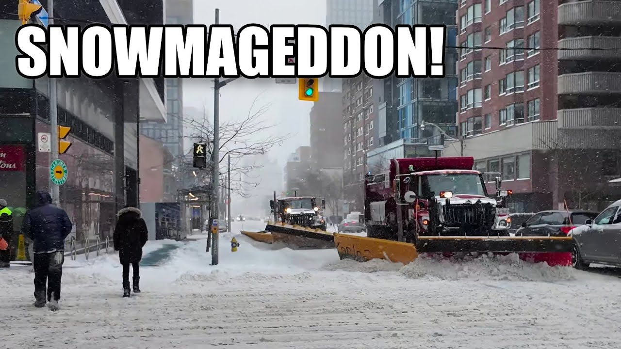Winter Storm Buries Toronto | Dundas Street Walk (Jan 2026)
