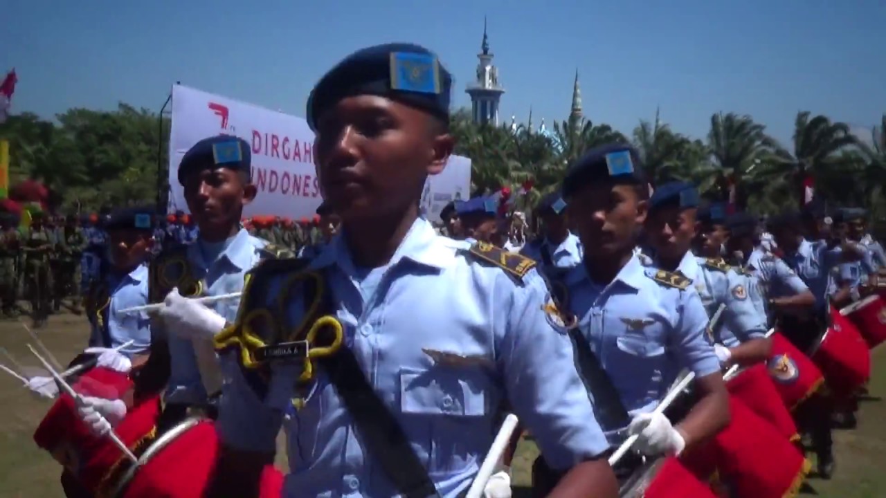 SMK Penerbangan Angkasa - Gita Paksi Angkasa dalam rangka HUT RI tahun 2018 di Alun Alun Madiun