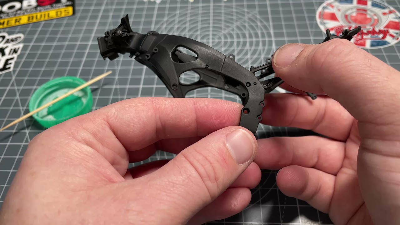Tamiya Honda CBR1000RR-R Fireblade 1:12 - Part 6 - Building the frame